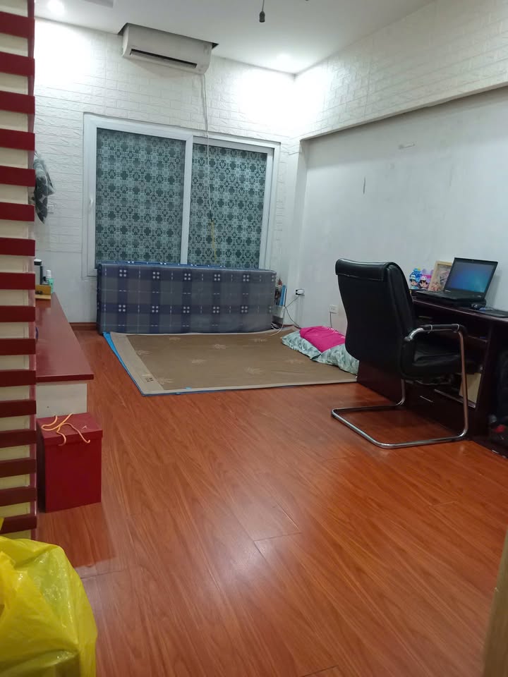 Nhà nguyên căn cho thuê ngõ 163 đường Chiến Thắng 120m² giá 10 triệu - Phù hợp làm văn phòng!