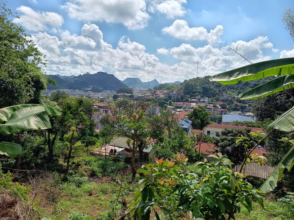 Đất nền đẹp tại Sơn La 450m² giá 2 tỷ - View toàn Thành phố