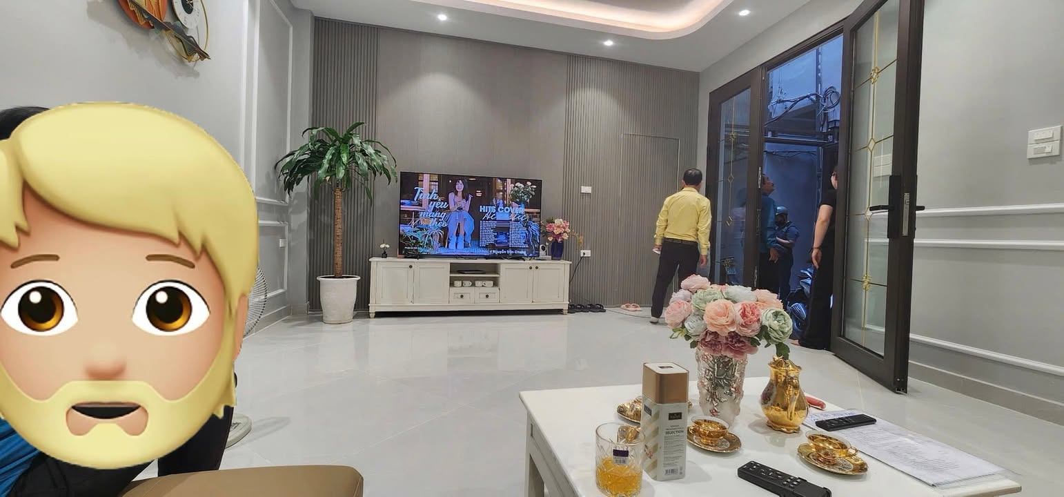 Nhà phố Minh Khai, Hai Bà Trưng 63m² giá 8 tỷ - Sổ đỏ chính chủ, thang máy