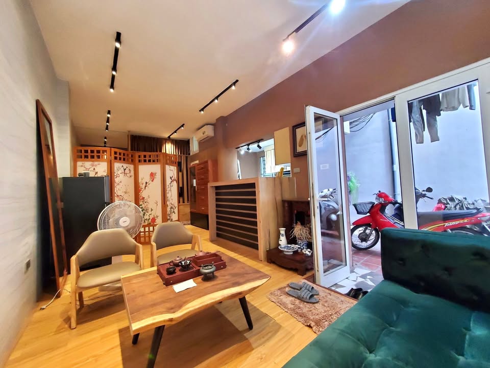 Nhà nguyên căn cho thuê Phố Huế 45m² giá 8.5 triệu - Sạch sẽ, đầy đủ nội thất!