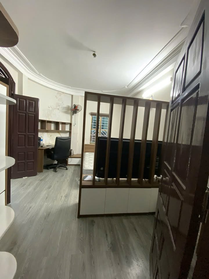 Nhà 5 tầng Ngõ 117 Đường Trần Cung, Cổ Nhuế 26m² giá 5 tỷ - Sổ đỏ chính chủ, không ngập lụt!