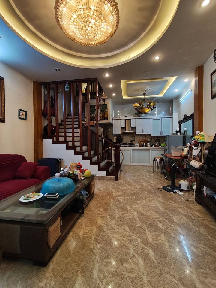 Nhà phố Đống Đa 50m², 5 tầng - Vị trí đẹp, sẵn sàng vào ở ngay!