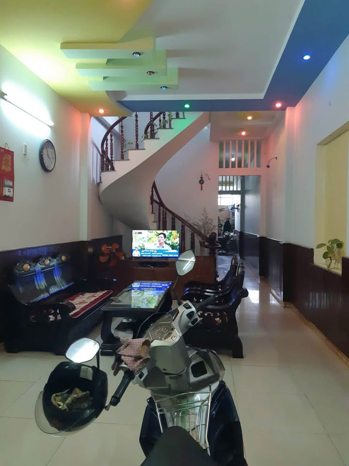 Bán nhà mặt tiền Quốc lộ 1A, phường Bùi Thị Xuân, 92m² - Cơ hội đầu tư tuyệt vời!