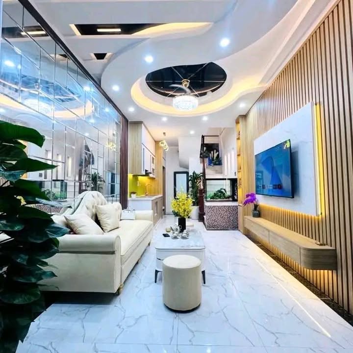 Nhà 5 tầng Hồ Tùng Mậu 36m² giá 8 tỷ - Phong cách hiện đại, full nội thất!