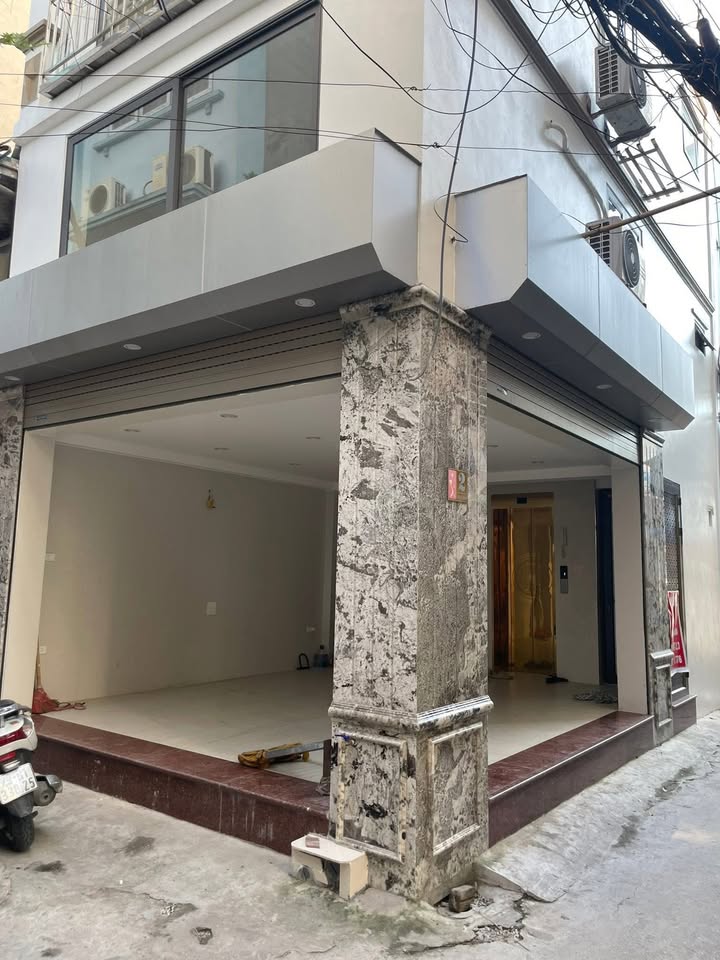 Shophouse cho thuê tại Lĩnh Nam 35m² giá 12 triệu - Mặt tiền lô góc, thang máy