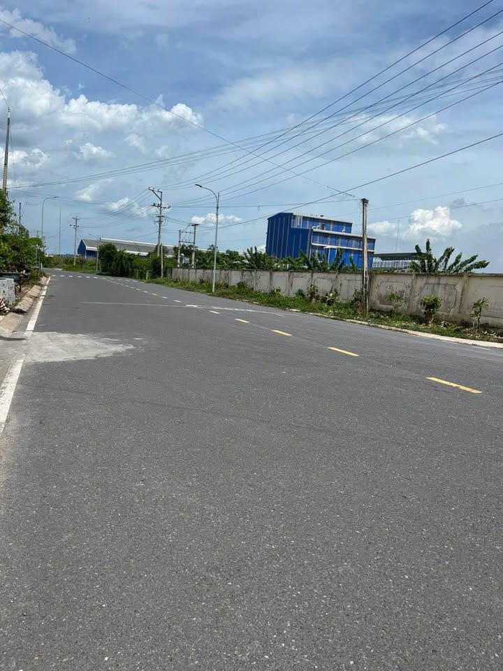 Đất nền đường CTY Phát Tiến, Mỹ Hiệp, 175m² - Tiện kinh doanh, giá tốt!