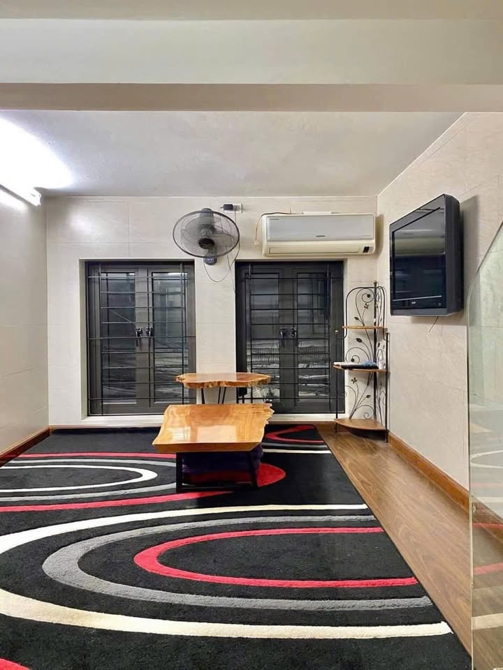 Nhà phố Lệnh Cư, Đống Đa 4 tầng giá 4.9 tỷ - Kinh doanh nhỏ, vị trí đẹp!