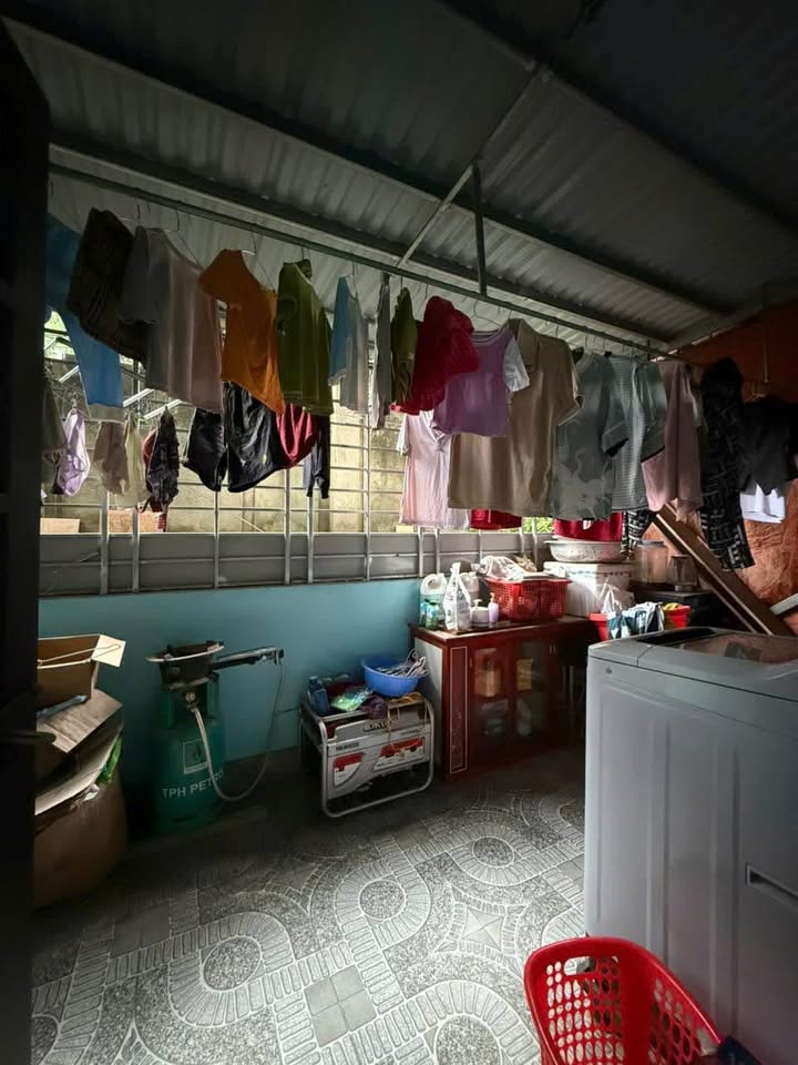 Nhà 1,5 tầng kiên cố tại phố Tố Hữu, phường Lào Cai - 81m² giá 2.75 tỷ - Nhà 3 mặt thoáng, đón ánh sáng tự nhiên!