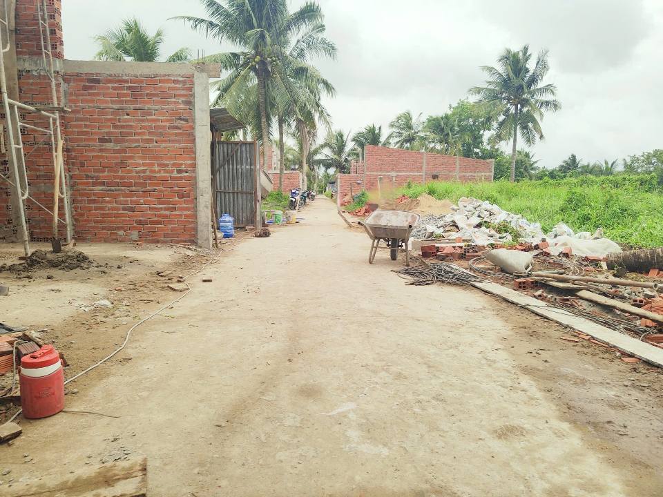 Đất Phú Tân Bến Tre 100m² giá 650 triệu - Sổ đỏ chính chủ, hẻm xe hơi