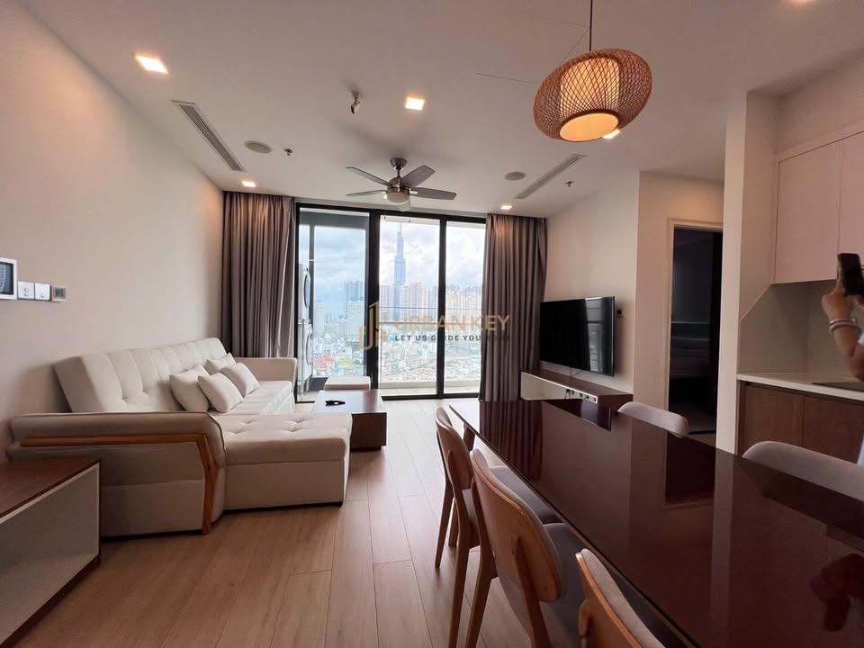 Căn hộ 2PN Vinhomes Golden River 79m² giá 40 triệu - View thành phố tuyệt đẹp!