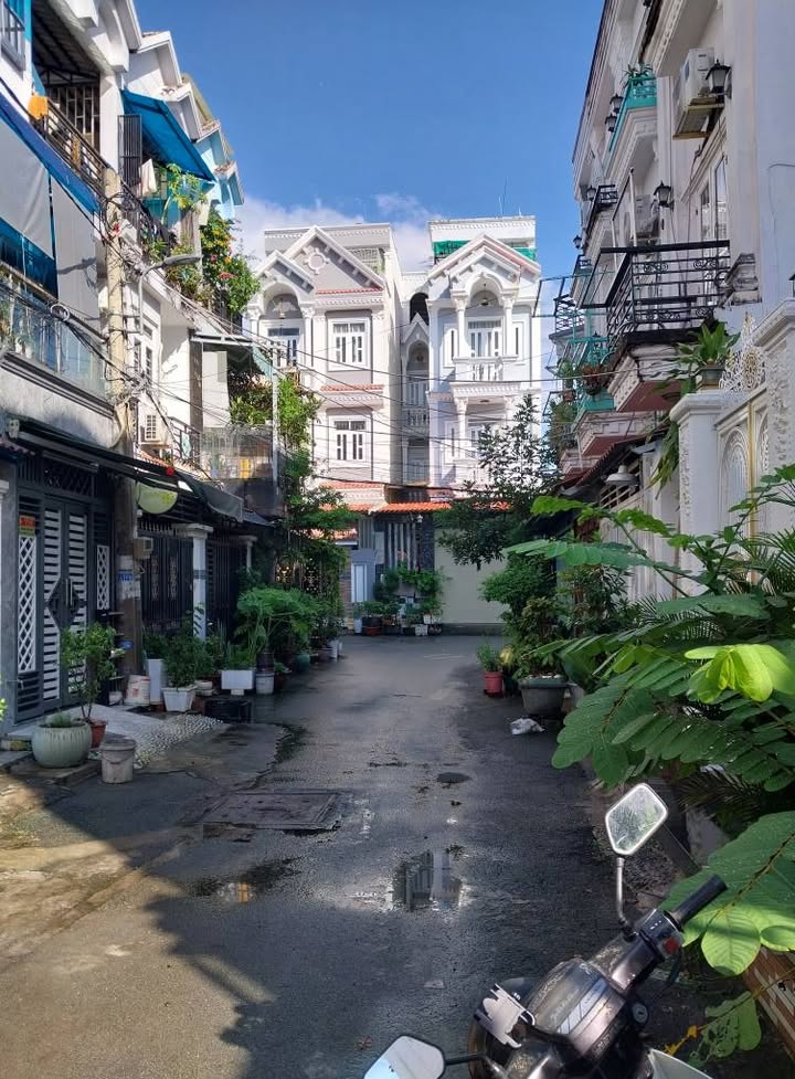 Nhà Phú Xuân Nhà Bè 41m² giá 3.2 tỷ - Thiết kế sang trọng, gần trung tâm