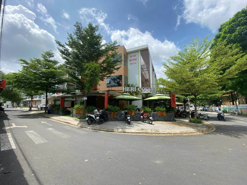 Nhà góc 2 mặt tiền Nguyễn Bảo Đức, Tam Hiệp 198m² giá 13.999 tỷ - Đầu tư sinh lời ngay!