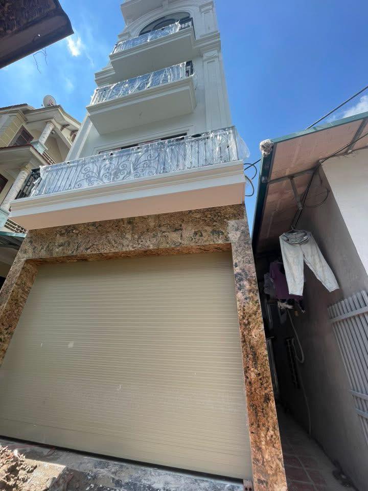 Nhà 6 tầng Thạch Bàn, Long Biên 51m² - Sát chợ Thạch Bàn, Ô tô 7 chỗ đỗ cửa!