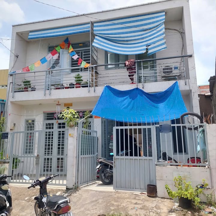 Bán cặp nhà đôi 1 trệt 1 lầu 118m² hẻm Huỳnh Bá Chánh - Giá 5.5 tỷ thương lượng ngay!