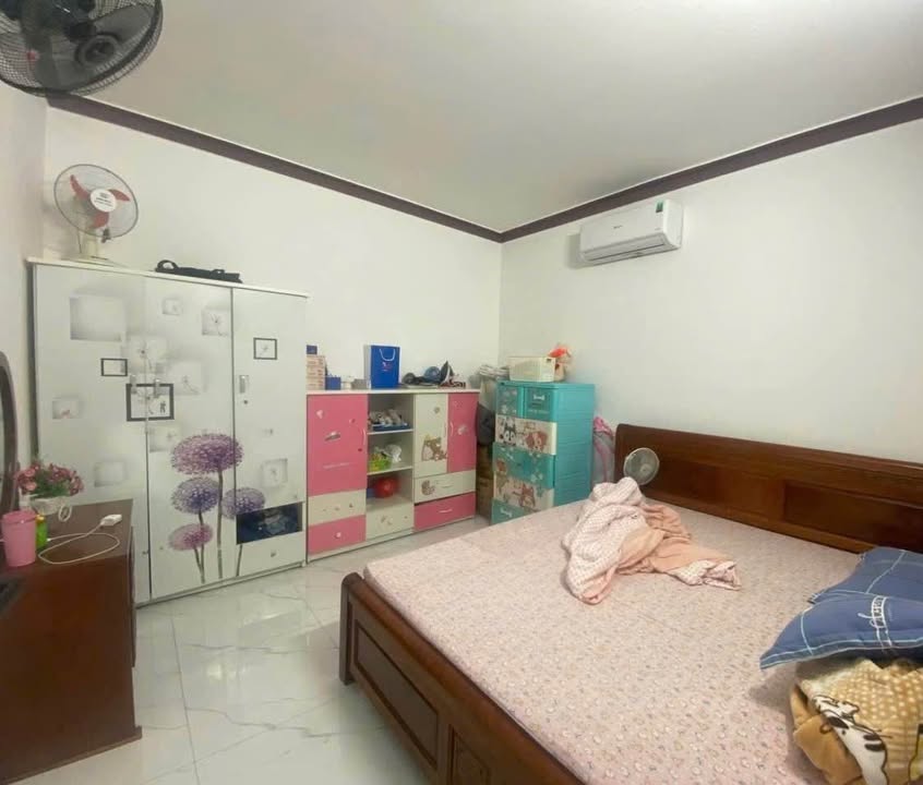 Nhà 1,5 tầng Phú Sơn, 70m² giá 2 tỷ - Thiết kế hiện đại, sẵn sàng ở ngay!