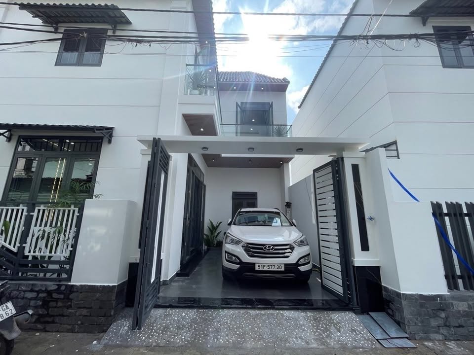 Nhà đẹp mới xây tại Đặng Thúc Vịnh, Hóc Môn 92m² giá chỉ 6 tỷ - Đầu tư sinh lời!