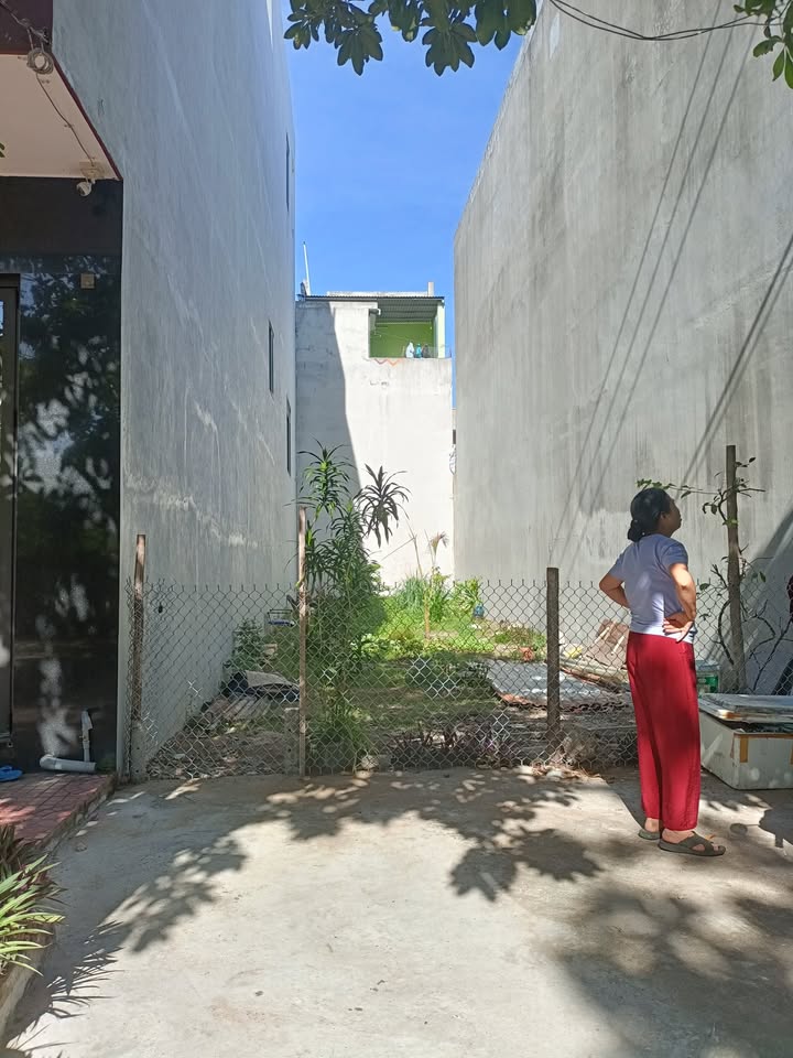 FrontHouse mặt tiền Hà Huy Tập 100m² giá 3 tỷ - Vị trí đắc địa gần cổng trường!