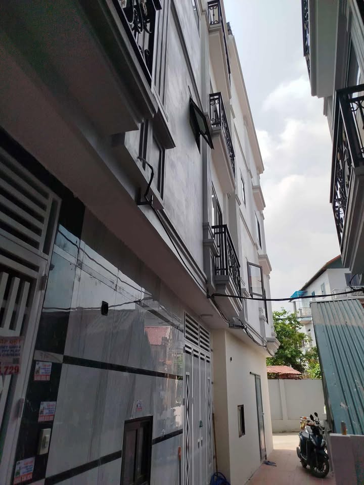 Nhà 3 Tầng Cho Thuê Tại Phụng Châu 120m² - Full Đồ, An Ninh Tốt!