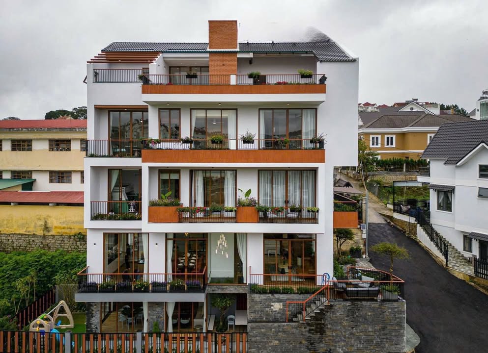 Villa Đà Lạt 8 phòng ngủ - Thiết kế Bắc Âu sang trọng, giá thỏa thuận!
