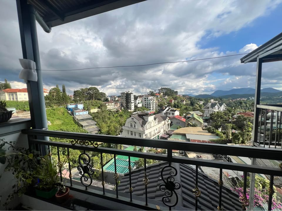 Căn hộ cho thuê mặt tiền Trần Hưng Đạo Đà Lạt 1PN giá 6 triệu - Full nội thất sang trọng!