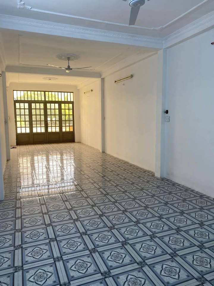 Nhà mặt tiền đường Số 5, Bình Tân 92m² giá 10 triệu - Phù hợp kinh doanh đa ngành!