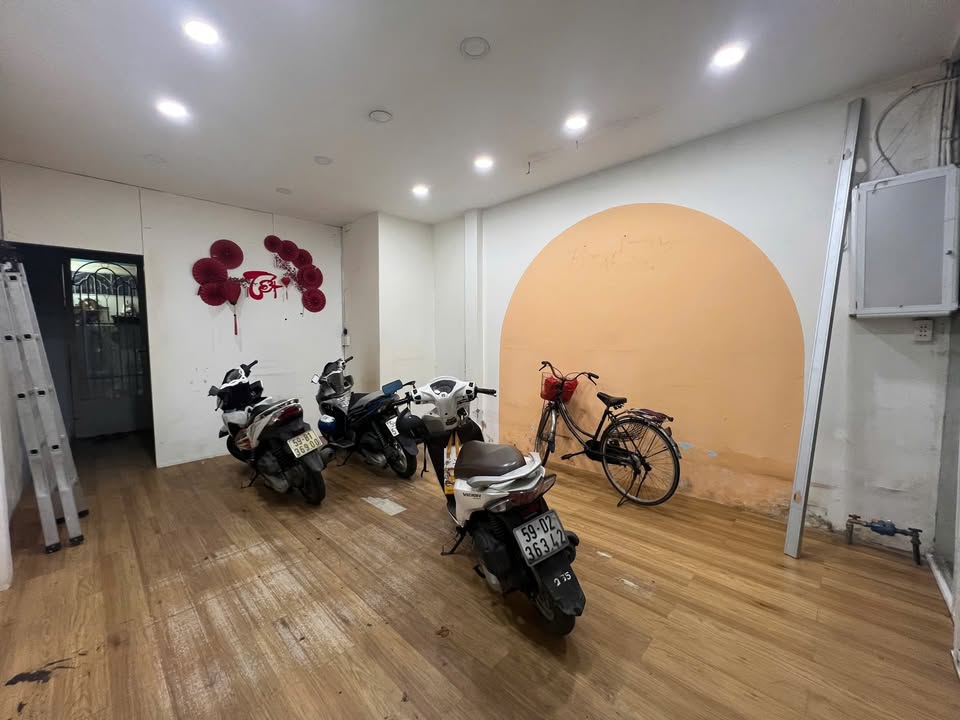 Cho thuê mặt bằng kinh doanh tại 262 Tân Kỳ Tân Quý - Giá 10 triệu/tháng, phù hợp mở tiệm nail, tóc, spa!