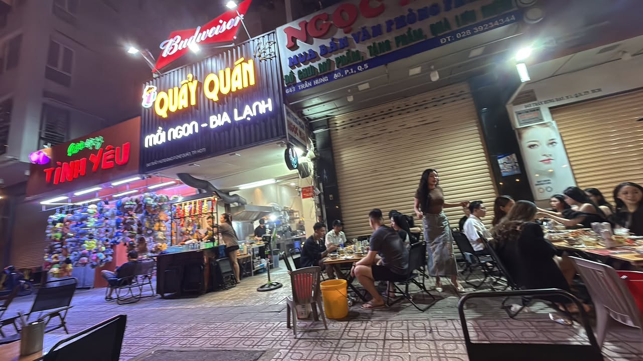 Cho thuê quán nhậu mặt tiền đường Trần Hưng Đạo, quận 5 - Giá chỉ 25 triệu/tháng!