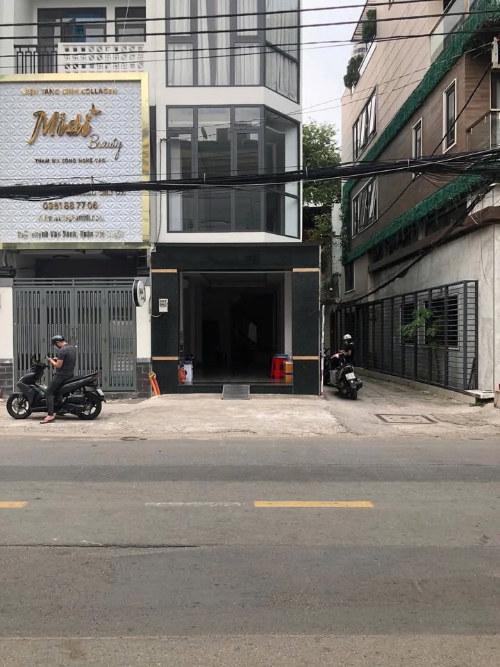 Cho thuê nhà mặt tiền 228 Huỳnh Văn Bánh, quận Phú Nhuận - Vị trí đắc địa cho mọi ngành nghề
