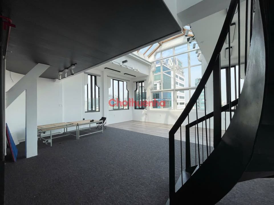 Sàn Văn Phòng Cho Thuê Võ Văn Tần Q3 100m² - Thiết Kế Hiện Đại