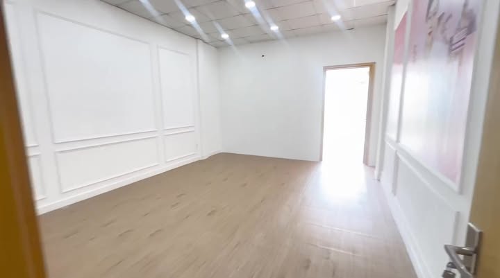 Nhà mặt tiền cho thuê tại Cách Mạng Tháng 8, Quận Tân Bình - Đi vào sử dụng ngay!