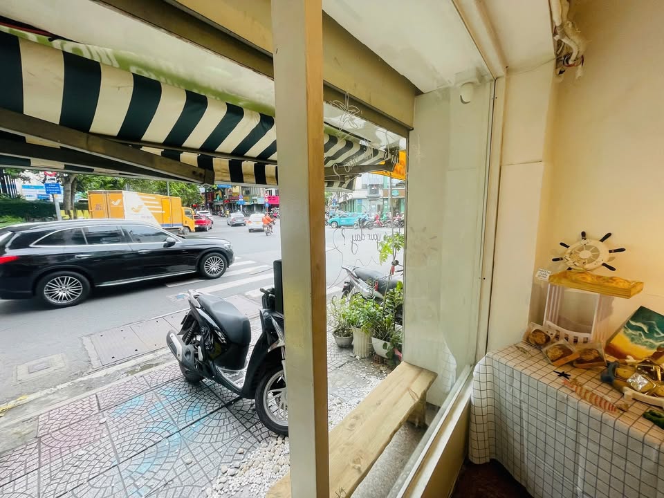 Mặt bằng kinh doanh Đinh Tiên Hoàng, Q1 48m² giá 10 triệu - Vị trí đắc địa, sầm uất!