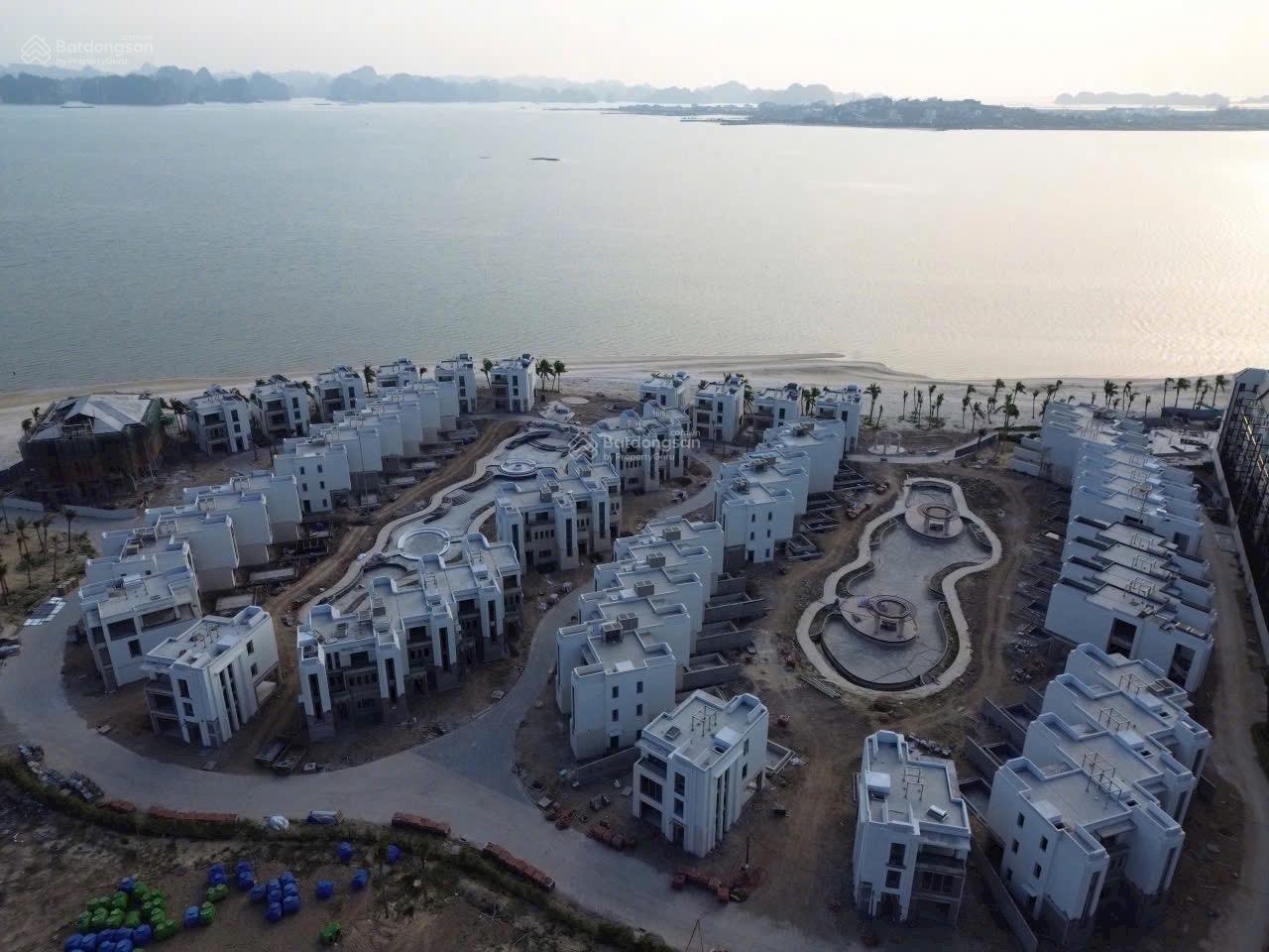 Biệt thự mặt biển Bãi Cháy 200m² giá 25 tỷ - Đầu tư sinh lời hấp dẫn!