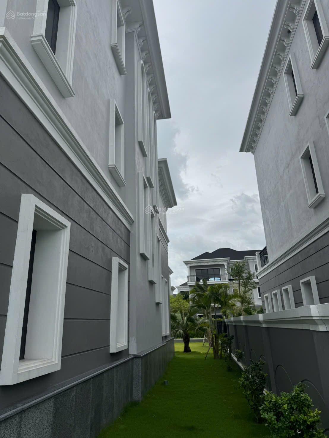 Biệt thự biển Bãi Cháy 600m² giá 80 tỷ - Một bước chạm cát Vịnh Hạ Long!