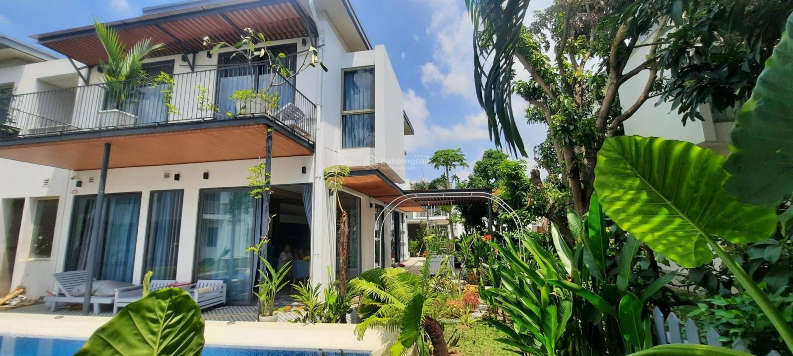 Bán townhouse Swan Bay Nhơn Trạch 327m² giá 25 tỷ - Full nội thất đẹp, thiết kế hiện đại!