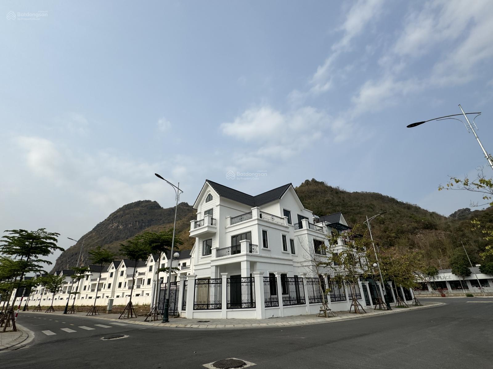 Đất nền lô góc 2 mặt tiền tại Picenza Riverside Sơn La 372m² - Giá chỉ 26 triệu/m²!