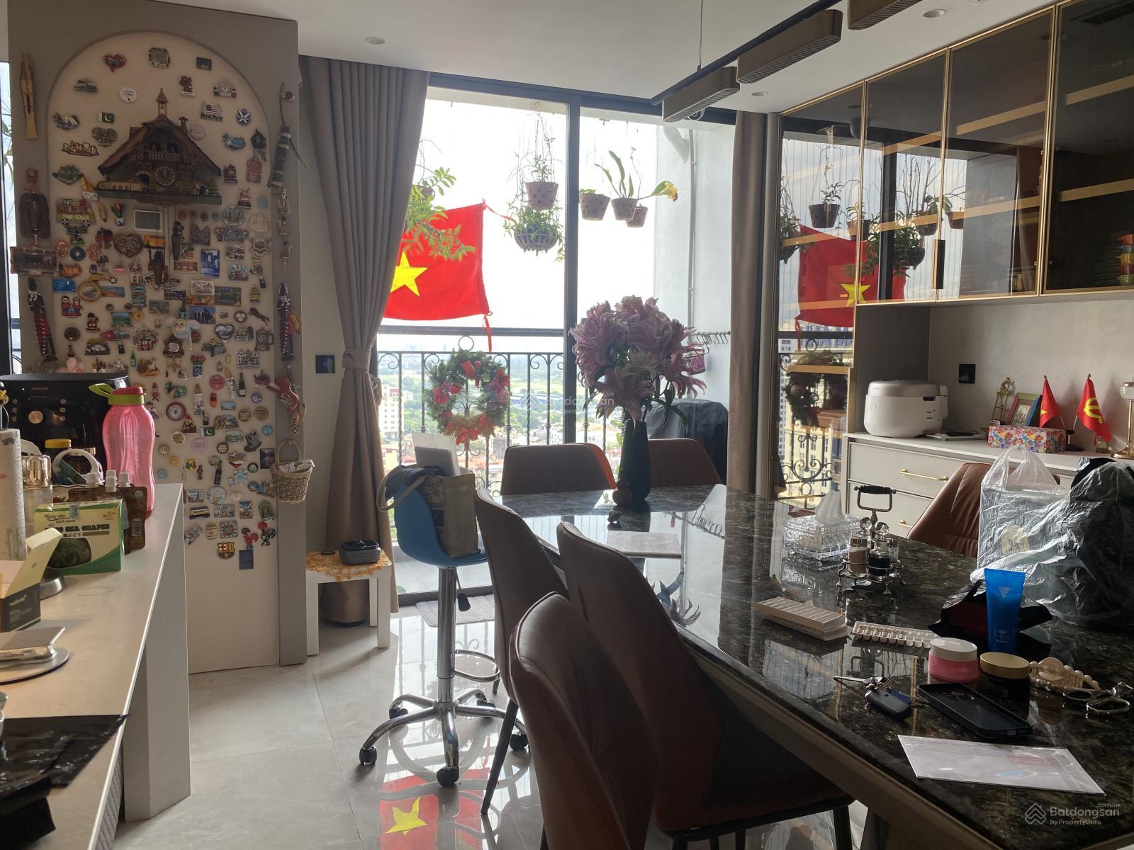 Căn hộ HC Golden 319 Hồng Tiến 120m² giá 13.5 tỷ - Thiết kế hiện đại, đầy đủ tiện ích!