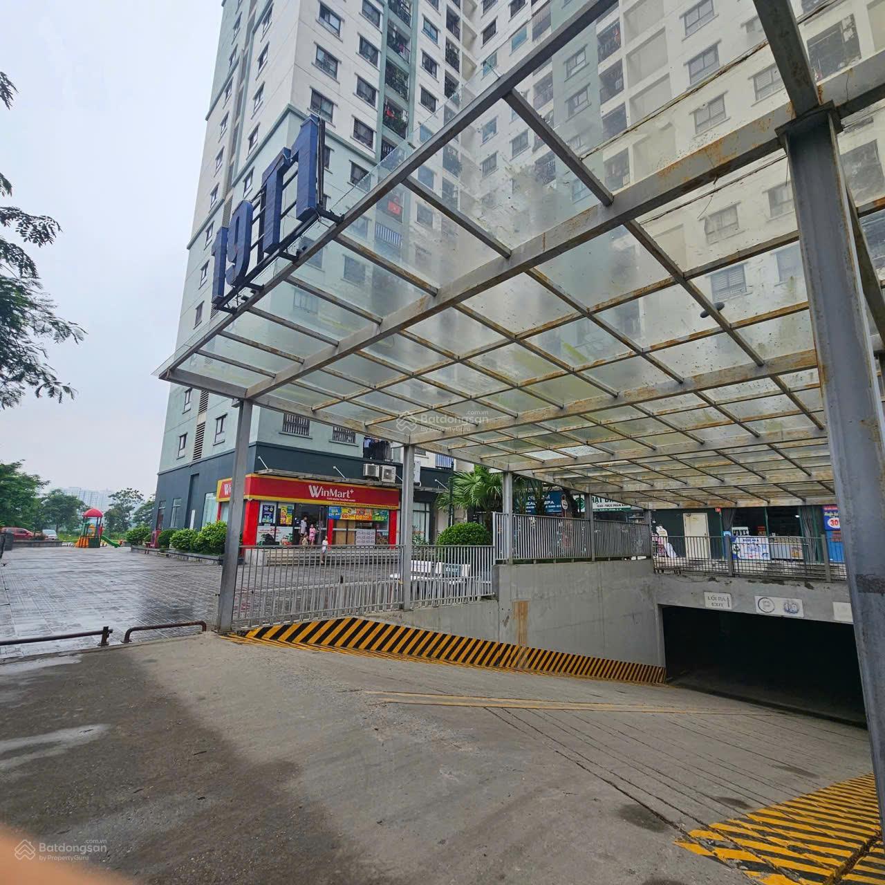 Bán kiot chân đế tòa 19T1 Lucky House mặt chính đường Hoàng Công 30m² - Tiềm năng kinh doanh vượt trội!