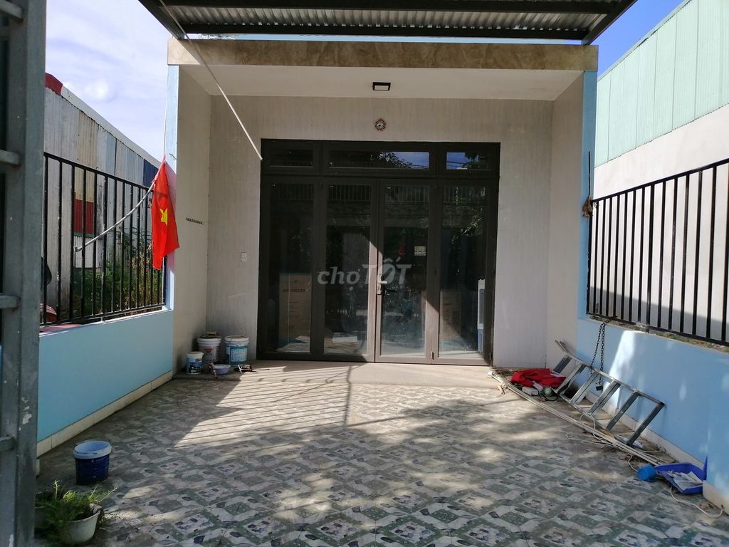 Nhà ở gác lửng đường ô tô, 180m² giá 5.5 triệu - Đầy đủ tiện nghi cho gia đình!