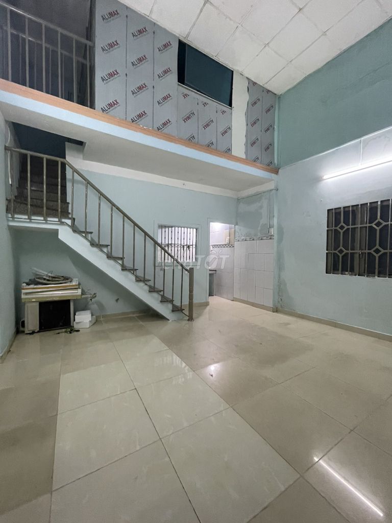 Cho thuê nhà nguyên căn 35m² gần Metro Quận 12 - Nhà sạch sẽ, tiện nghi