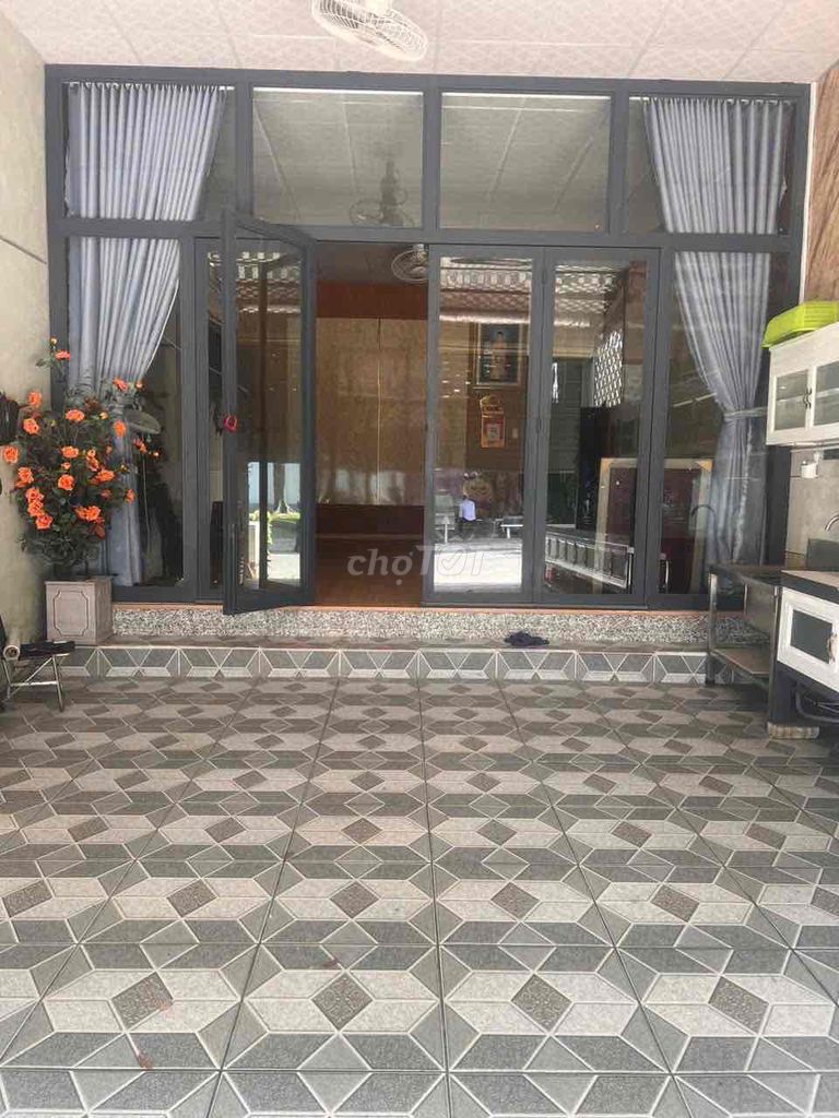 Nhà cấp 4 cho thuê tại Lái Thiêu, 100m², giá chỉ 5 triệu - Mát mẻ, rộng rãi!