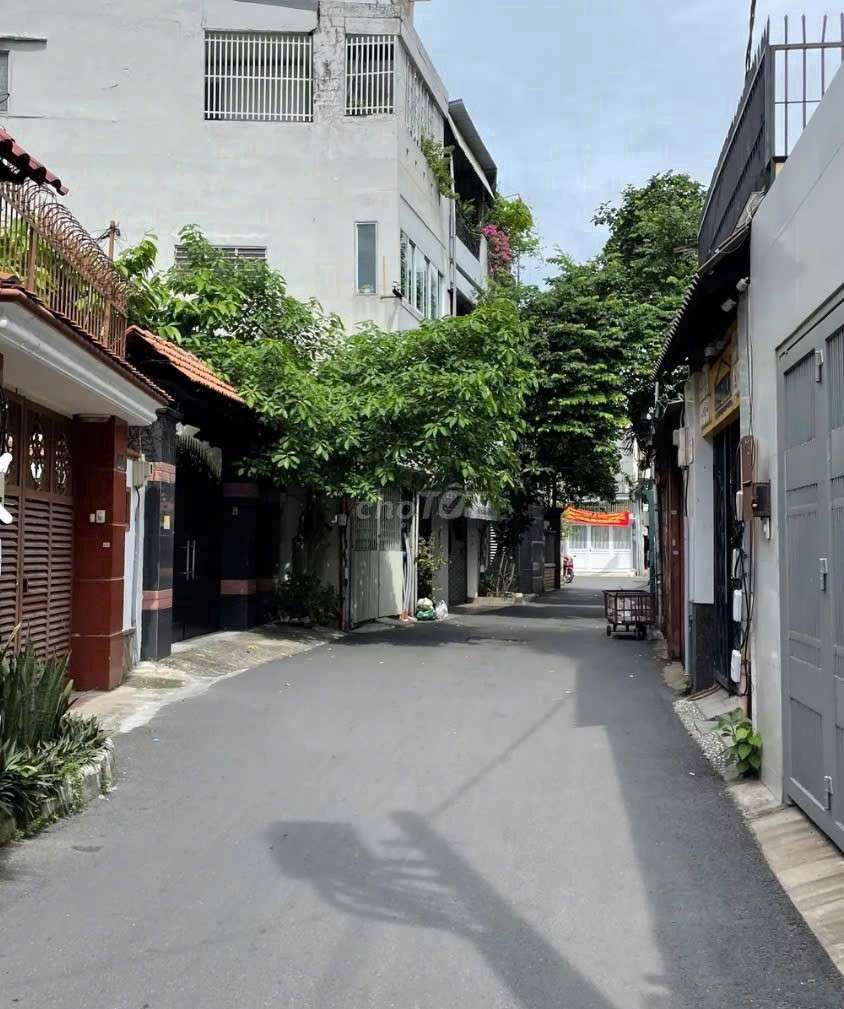 Nhà nguyên căn mặt tiền Lò Lu, Thủ Đức 84m² giá 5.7 triệu - Phù hợp kinh doanh đa dạng!