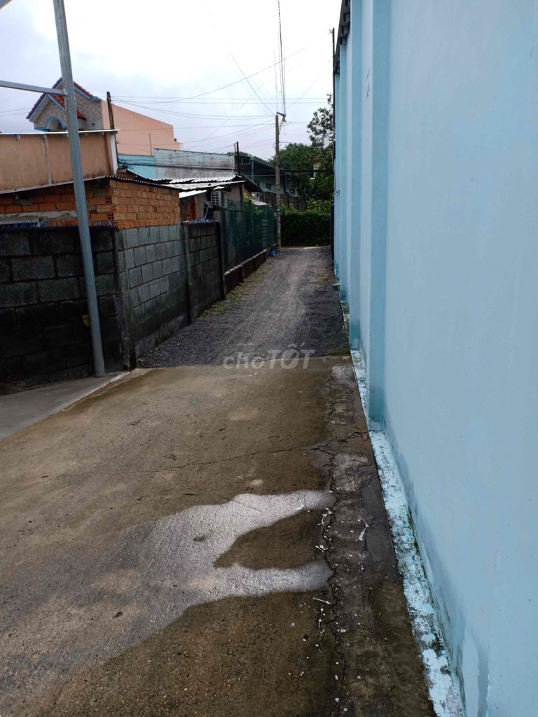 Phòng trọ Thu Thảo, Dĩ An, 27m² giá 2.2 triệu - Yên tĩnh và an ninh tuyệt đối!