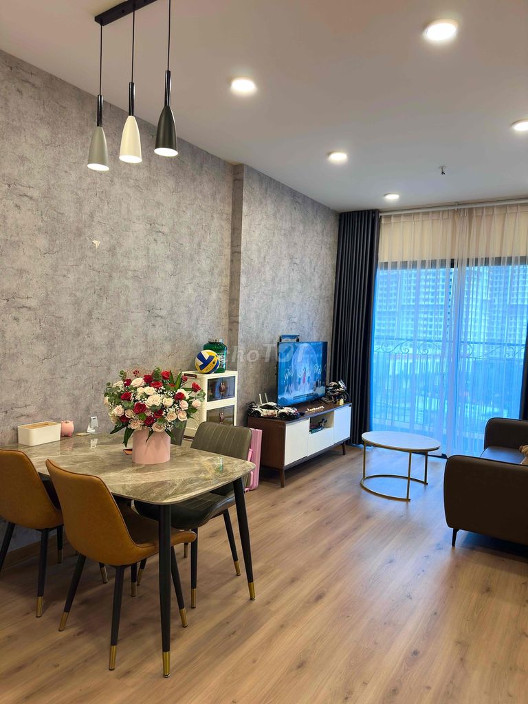 Căn hộ 2PN 2WC Viva Plaza Q7 giá 10 triệu - Nhà hướng Nam mát mẻ!