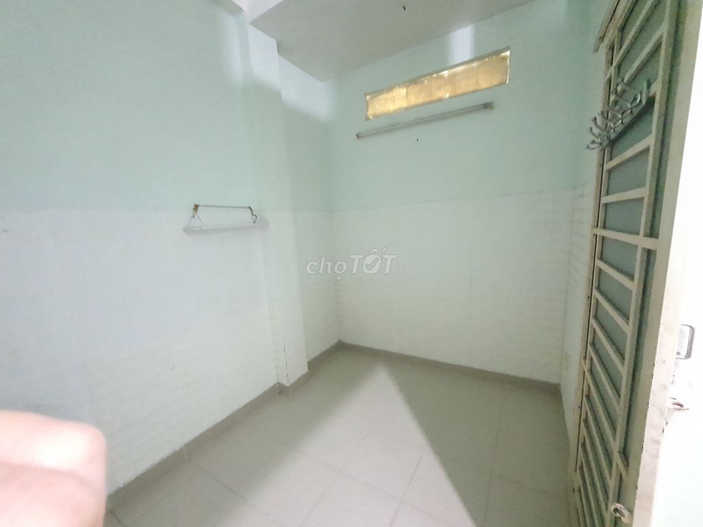 Phòng trọ Phú Nhuận 12m² giá 2.7 triệu - Sạch sẽ, thoáng mát, an ninh tuyệt đối!