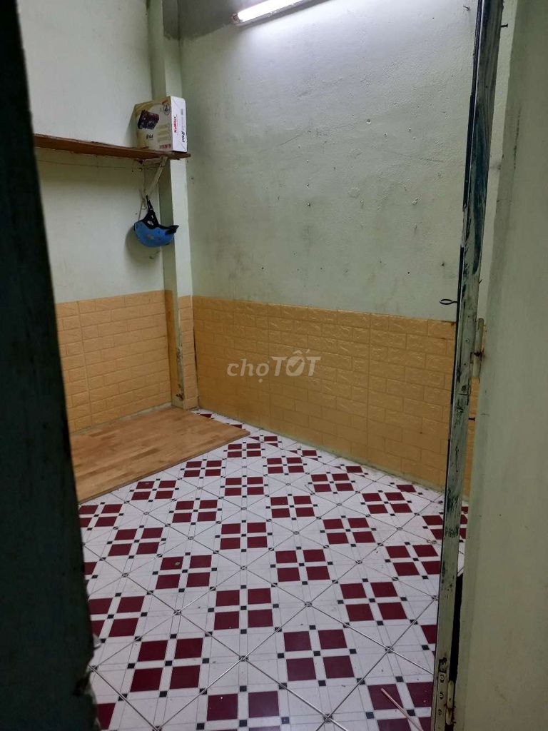 Cho thuê phòng trọ nhỏ 20m² tại Quận Tân Phú - An ninh tốt, đầy đủ tiện nghi!