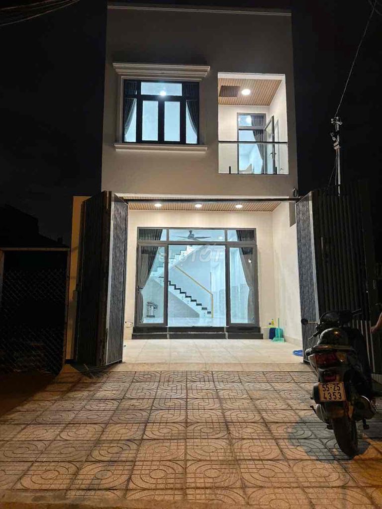 Nhà nguyên căn 4 phòng ngủ mới xây tại Quận 7 - Giá chỉ 15 triệu!