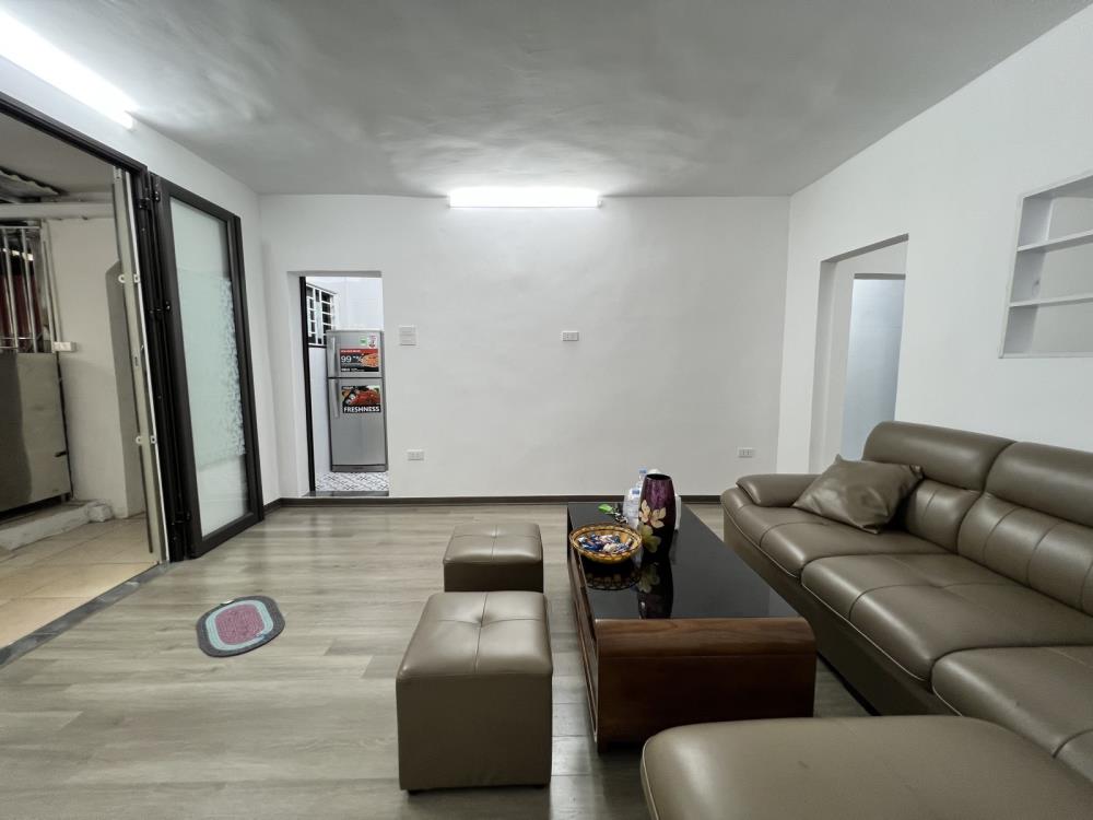 Căn hộ tập thể Kim Giang 100m² giá 4.85 tỷ - Ô tô tránh đỗ, nhà đẹp đầy đủ nội thất!