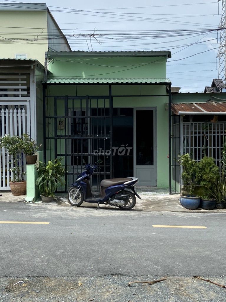 Nhà cho thuê nguyên căn quận 12 40m² giá 5.5 triệu - Mặt tiền hẻm xe tải thoáng mát