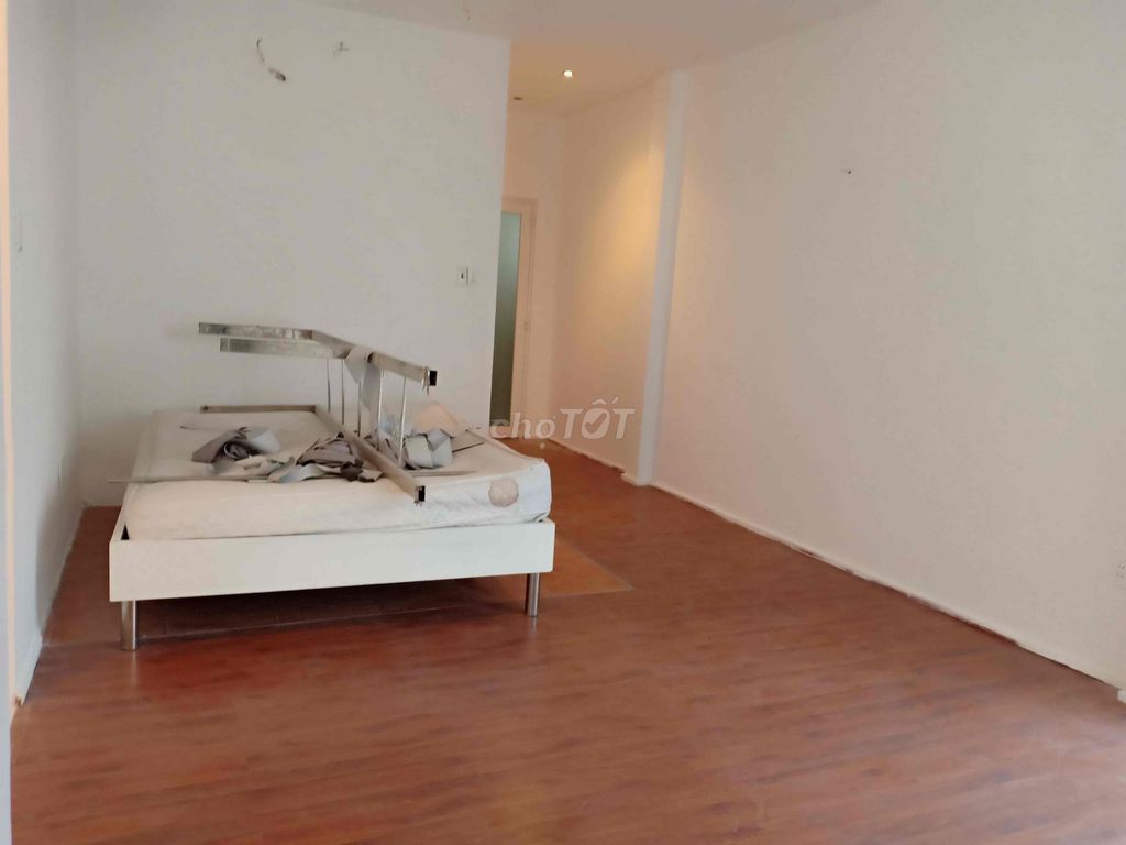 Phòng cho thuê 40m² tại đường Tôn Thất Thuyết, quận 4 chỉ 5 triệu - Tiện nghi đầy đủ, thoải mái