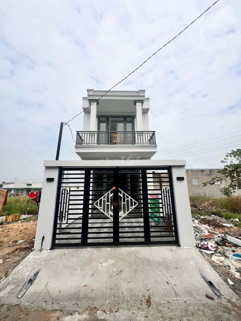 Nhà cho thuê tại Thạnh Phú, Vĩnh Cửu 100m² giá 4.5 triệu - Sân xe hơi rộng rãi!